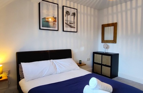 Swindon House | Stylish Home in the heart of Swindon's Old Town
