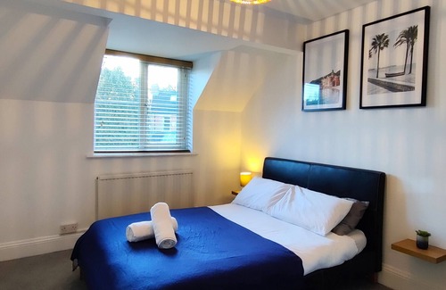 Swindon House | Stylish Home in the heart of Swindon's Old Town