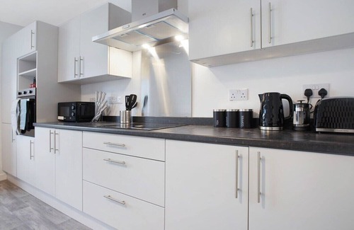 Eastgate Apartment | Stylish Home near St. Johns Chapel, Sleeps 6
