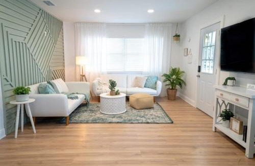 East Tampa House | Stylish Home Near Ybor City Dt And Channel