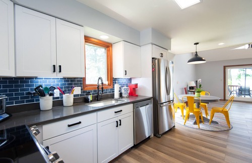 Bethlehem House | Stylish Home on the Choptank River (with Tidal Beach)