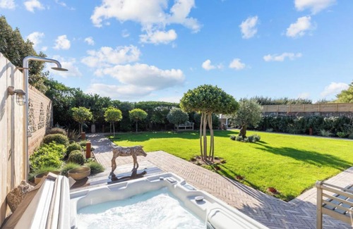 Ferring House | Stylish home with private direct beach access