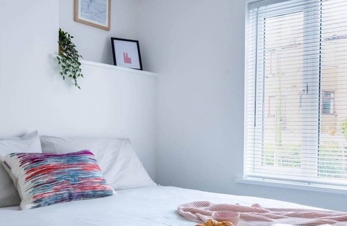 Launceston House | Stylish House in Launceston with Garden