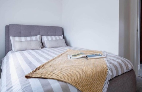 Launceston House | Stylish House in Launceston with Garden