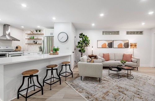 Inman Park Apartment | Stylish Inman Park Condo-Walk to Beltline & Eats!