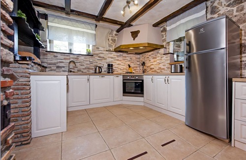 Pican Villa | Stylish Istrian Retreat with Pool, Tennis Court & Outdoor Kitchen