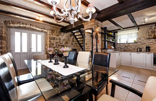 Pican Villa | Stylish Istrian Retreat with Pool, Tennis Court & Outdoor Kitchen