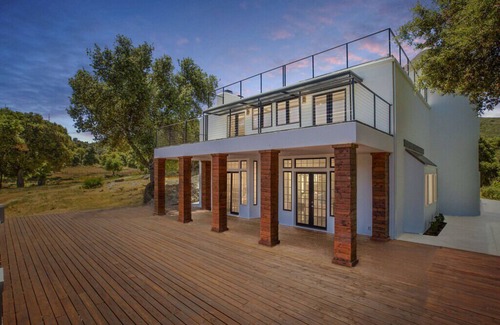 Descanso House | Stylish Lakefront -Backyard Fishing -near Julian