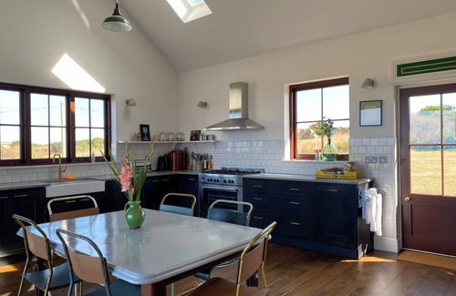 Port Isaac House | Stylish Large House Overlooking the sea & Traditional Cornish Fishing Village