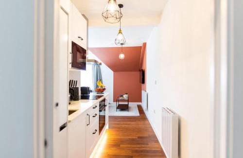 Newport Apartment | Stylish Loft Apartment with View