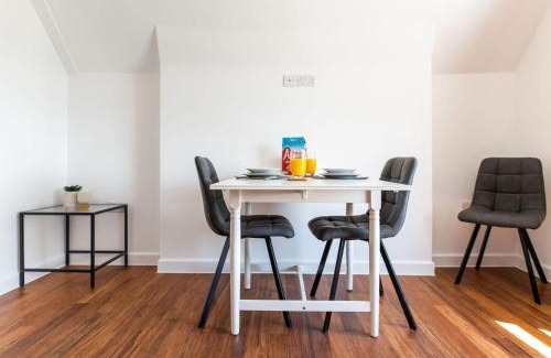 Newport Apartment | Stylish Loft Apartment with View