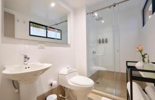 Financial District Apartment | Stylish Loft Ideal for Couples & Work 105