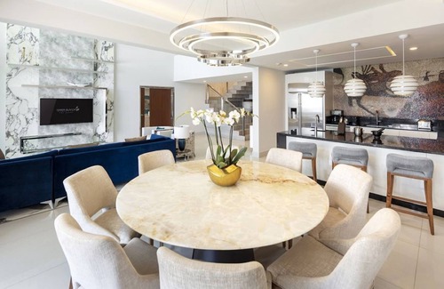 Santa Rosa Apartment | Stylish Luxury 3-Bdroom Loft in Premium Mexico Location - SPACE AVAILABLE BOOKIN