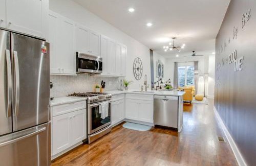 Hillsboro West End House | Stylish Luxury Private Rooftop Space Hillsboro