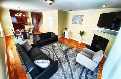 North Charleston House | *Stylish* Luxury Suite Near Historic Downtown