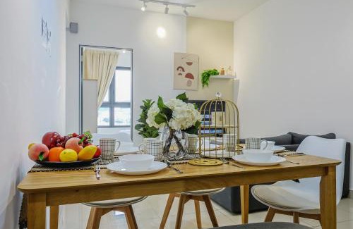Taman Pertama Apartment | Stylish M Vertica 4 Bedroom Walk to MRT Velocity Mall