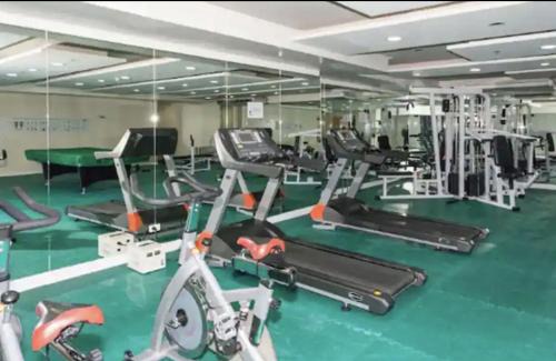 Ermita Night District Apartment | Stylish Malate City Hub at Birch Tower
