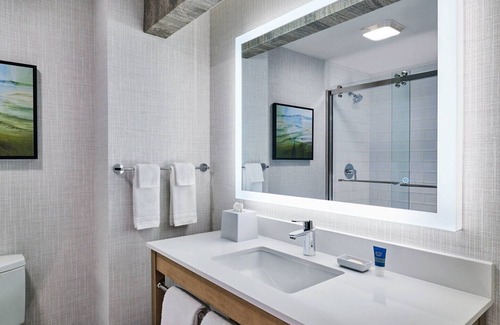 Salt Lake City Hotel | Stylish Marriott hotel with an on-site Restaurant located near the SLC Airport