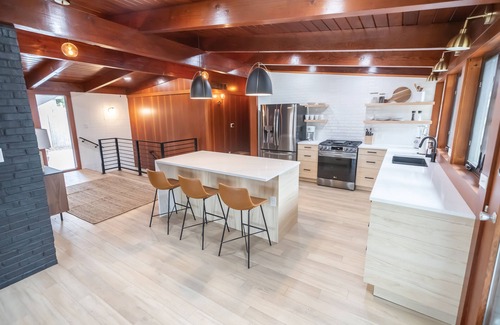 Ludington House | Stylish Mid-Century Modern Cottage