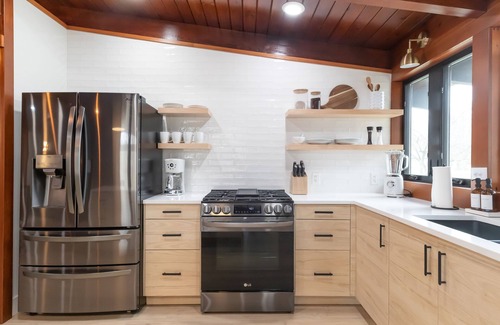 Ludington House | Stylish Mid-Century Modern Cottage