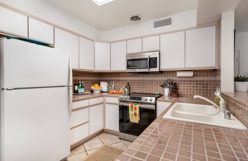 Palm Desert House | Stylish Mid-Century home with Pool walking distance to all on El Paseo!