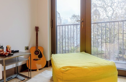 Castle Baynard Apartment | Stylish & Modern 1BD Flat - Chancery Lane!