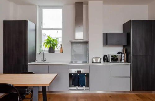 Hackney Central Apartment | Stylish & Modern 1BD Flat in the Heart of Hackney