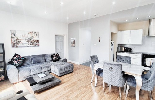 Nottingham Apartment | Stylish & Modern 2BR Flat