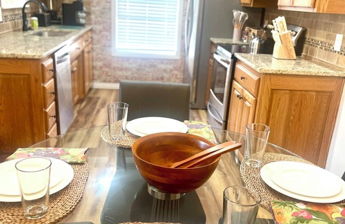 Ozark House | Stylish, Modern 3-bedroom home in Ozark. Near Finley Farms, park, library