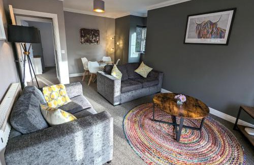 Gamston Apartment | Stylish Modern Apartment, FREE SECURE Parking