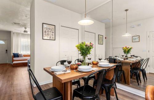 Gainesville House | Stylish Modern-Farmhouse Boutique Condo - 2BD 2BA