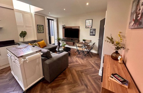 East Putney Apartment | Stylish modern flat in SW London