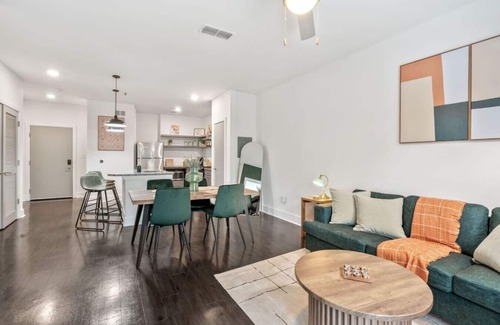 Reynoldstown Apartment | Stylish Modern Queen Suite + Parking, Pet Friendly