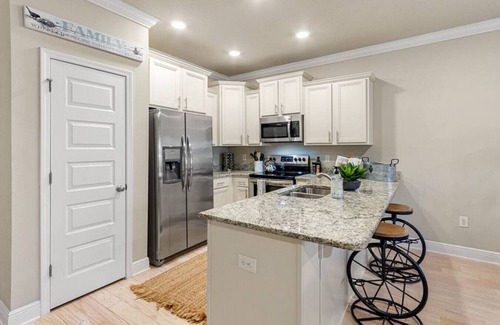 Sanders Beach House | Stylish Modern Retreat in Downtown w/Pool, 3 Bedroom, 2.5 bath, free parking