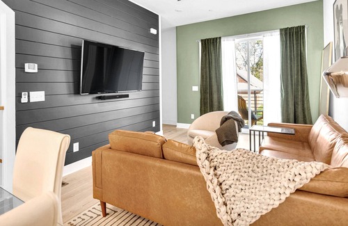 Mechanicsville House | Stylish modern townhome with roof deck, firepit, gym, movie room, AC & W/D