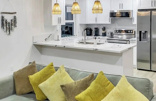 Modesto House | Stylish Modesto Getaway: Near Hospitals & Shoppingnn