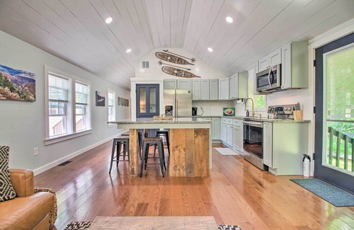 Stratton and Bromley Ski Areas House | Stylish Mountain Home Near Ski, Golf + Manchester!
