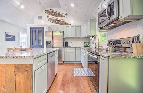 Stratton and Bromley Ski Areas House | Stylish Mountain Home Near Ski, Golf + Manchester!