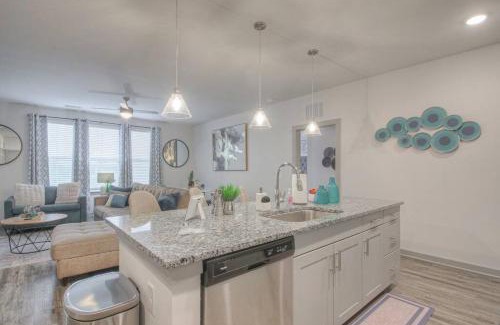 Metrocenter - North Rhodes Park Apartment | Stylish Music City Getaway 3miles to DWTWN