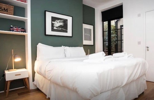 Stockwell Apartment | Stylish Newly Refurbished 2 Bedroom Flat With Terrace