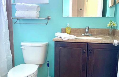 Arlington Park Apartment | Stylish Nordic Stay, Walk to Hospital & Beaches