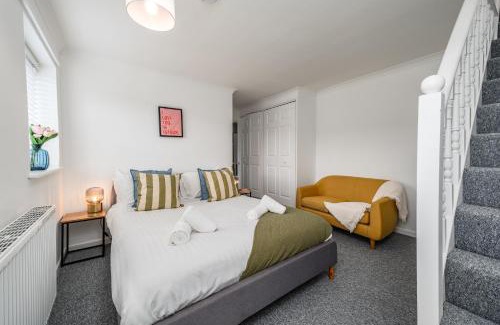 Cambridge Apartment | Stylish North Cambridge 4 bed House