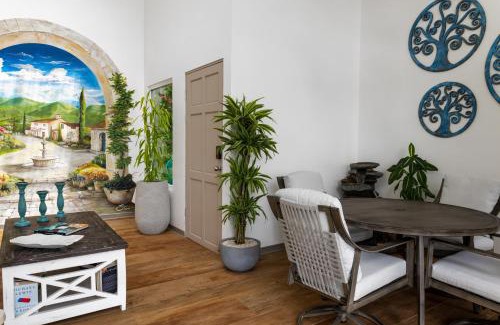 San Rafael de Heredia Apartment | Stylish Oasis Retreat with Modern Amenities & Scenic Views