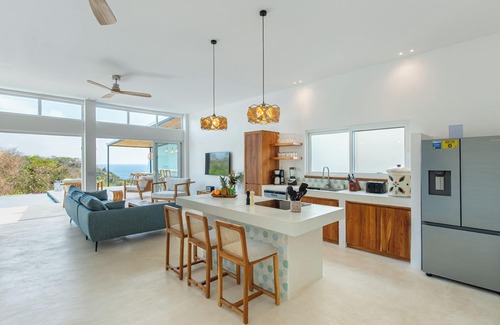 Santiago Villa | Stylish ocean view Villa Blume at Hermosa Hills