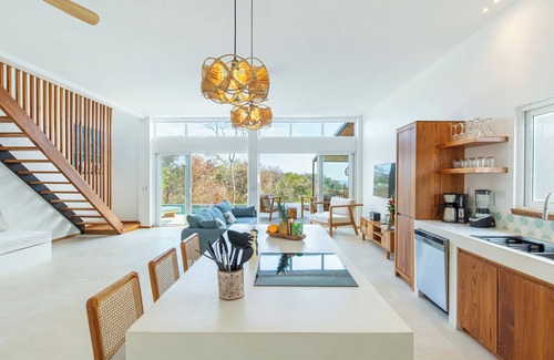 Santiago Villa | Stylish ocean view Villa Blume at Hermosa Hills