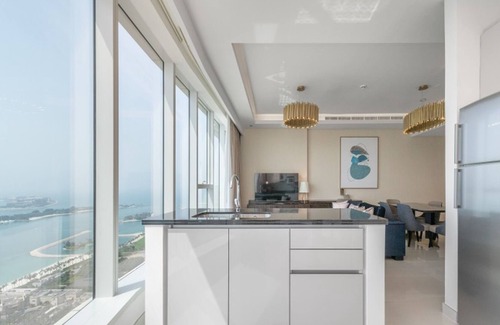Al Sufouh 2 Apartment | Stylish , Ocean and Palm View 2BR , Infinity Pool