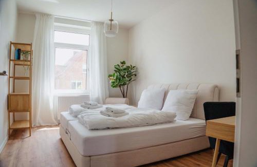 Celle House | Stylish Old Town Apartment with Parking - Quiet - Central