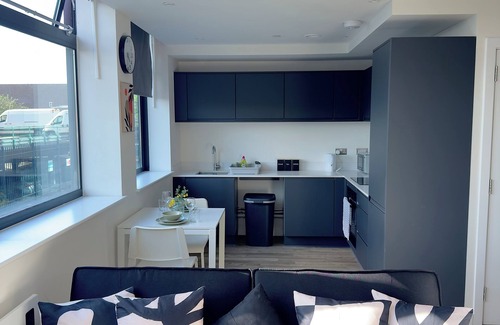 Old Trafford Apartment | Stylish Old Trafford Apartment with Free Parking, WiFi & Board Games