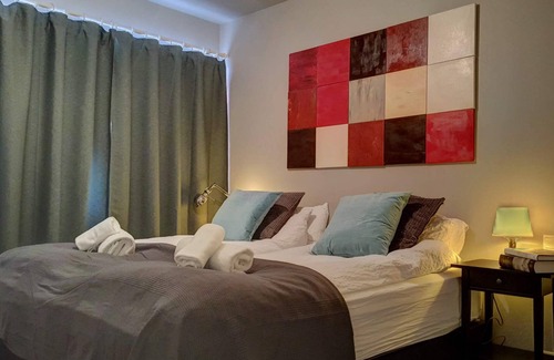 Downtown Apartment | Stylish One-Bedroom Apartment with Terrace: The Perfect Location!