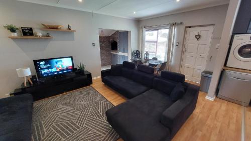 Lorraine Apartment | Stylish open plan Townhouse